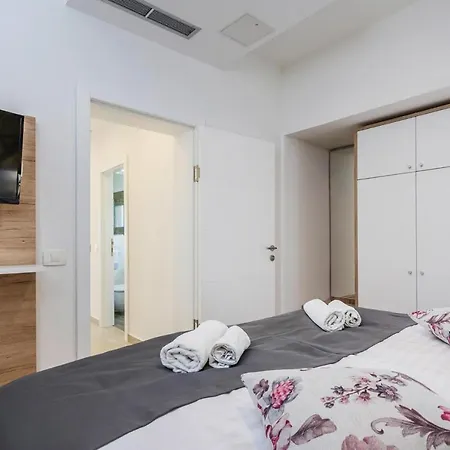 Apartments Vila 4M, Miletici, Waterfront Apartment Miletici