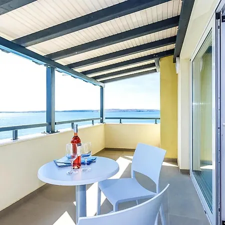 Apartments Vila 4M, Miletici, Waterfront Apartment