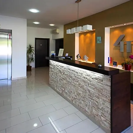 Apartments Vila 4M, Miletici, Waterfront
